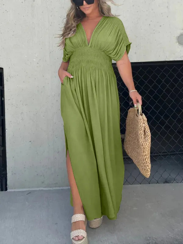 Scarlett maxi dress with V-shaped neckline elegance