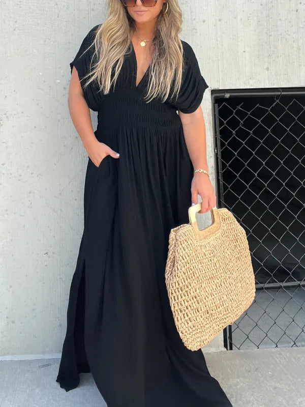 Scarlett maxi dress with V-shaped neckline elegance