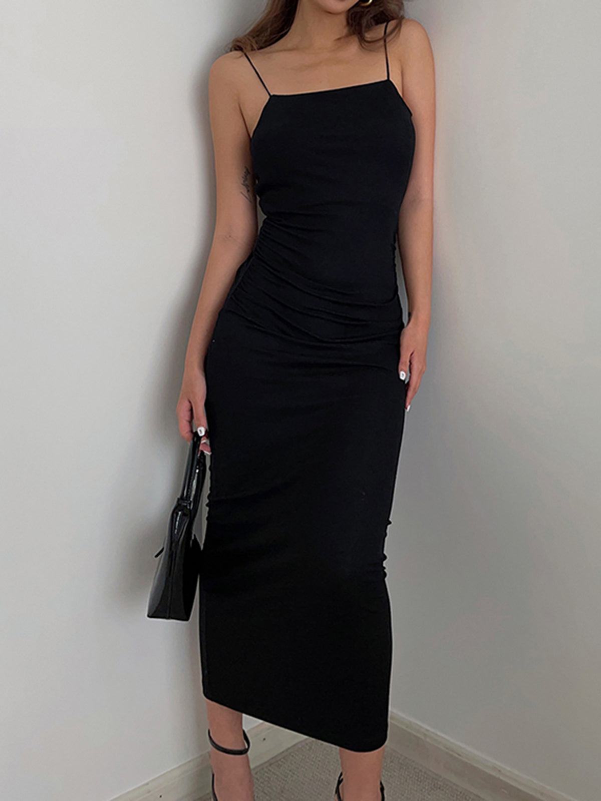 Sofie - Elegant mid-length evening dress with slits and open back