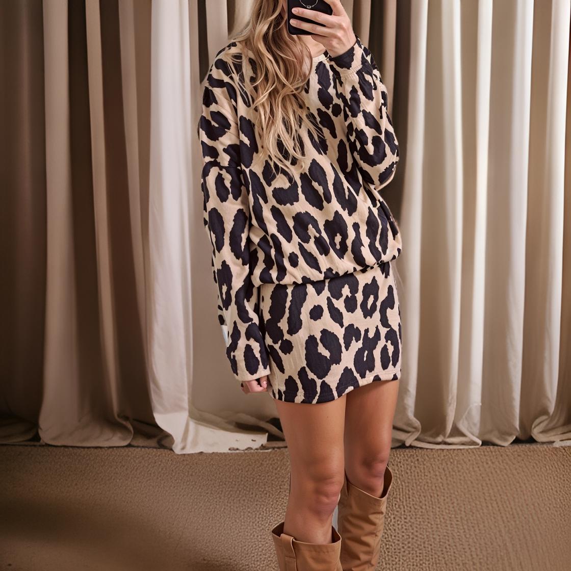 Ziva - Fitted Mini Dress with Leopard Print