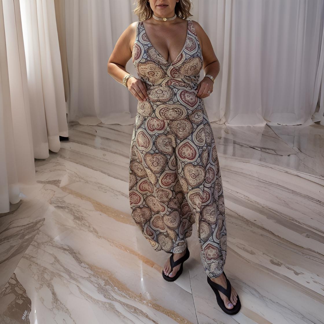 Jasmine – Maxi Dress with Heart Pattern and No Sleeves