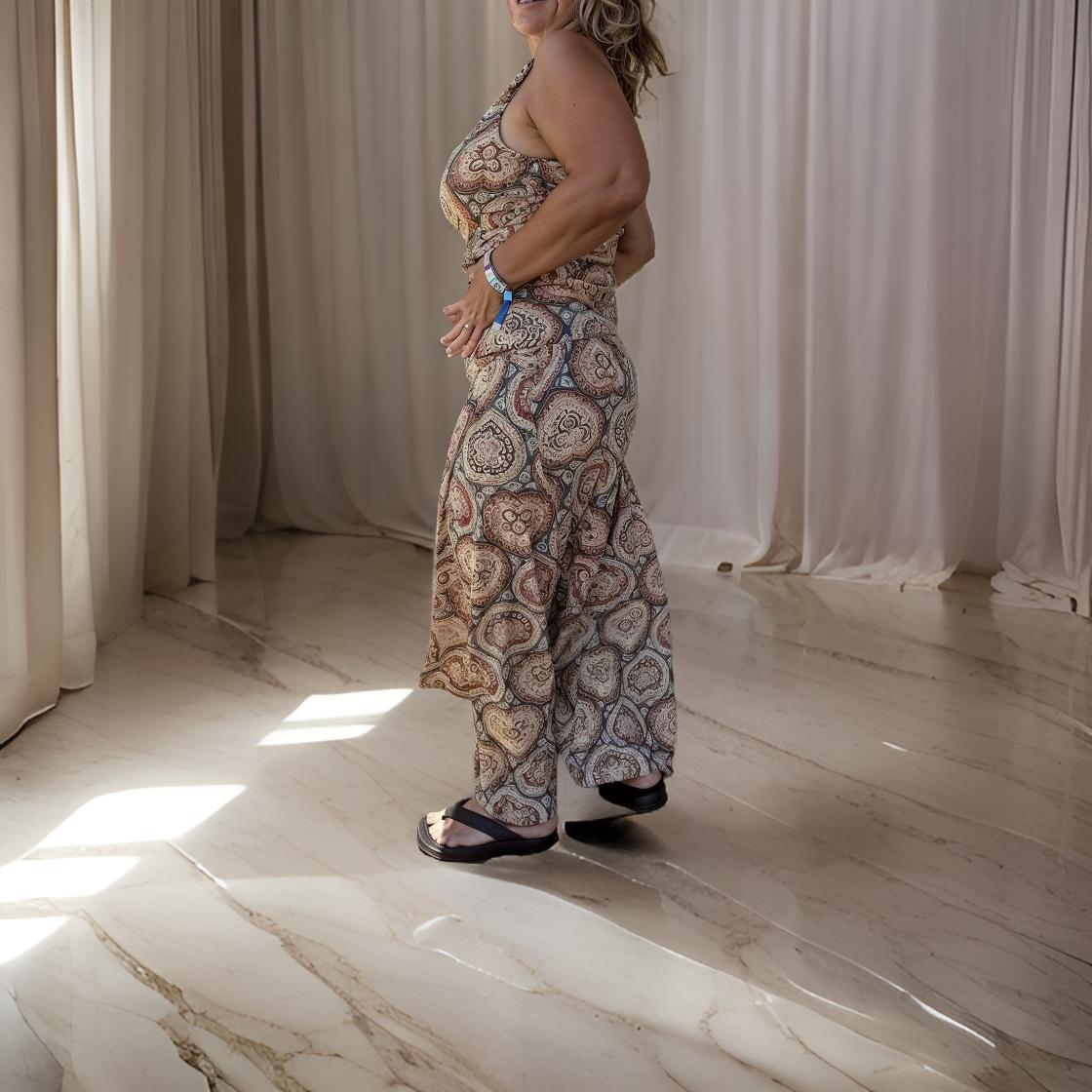 Jasmine – Maxi Dress with Heart Pattern and No Sleeves