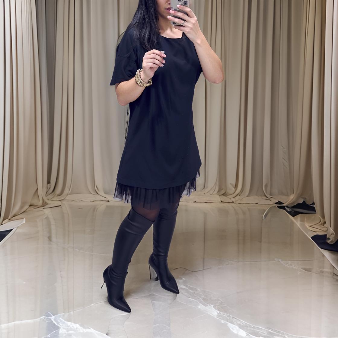 Olivia - Elegant Short Sleeve Dress with Tulle Skirt and Pearls