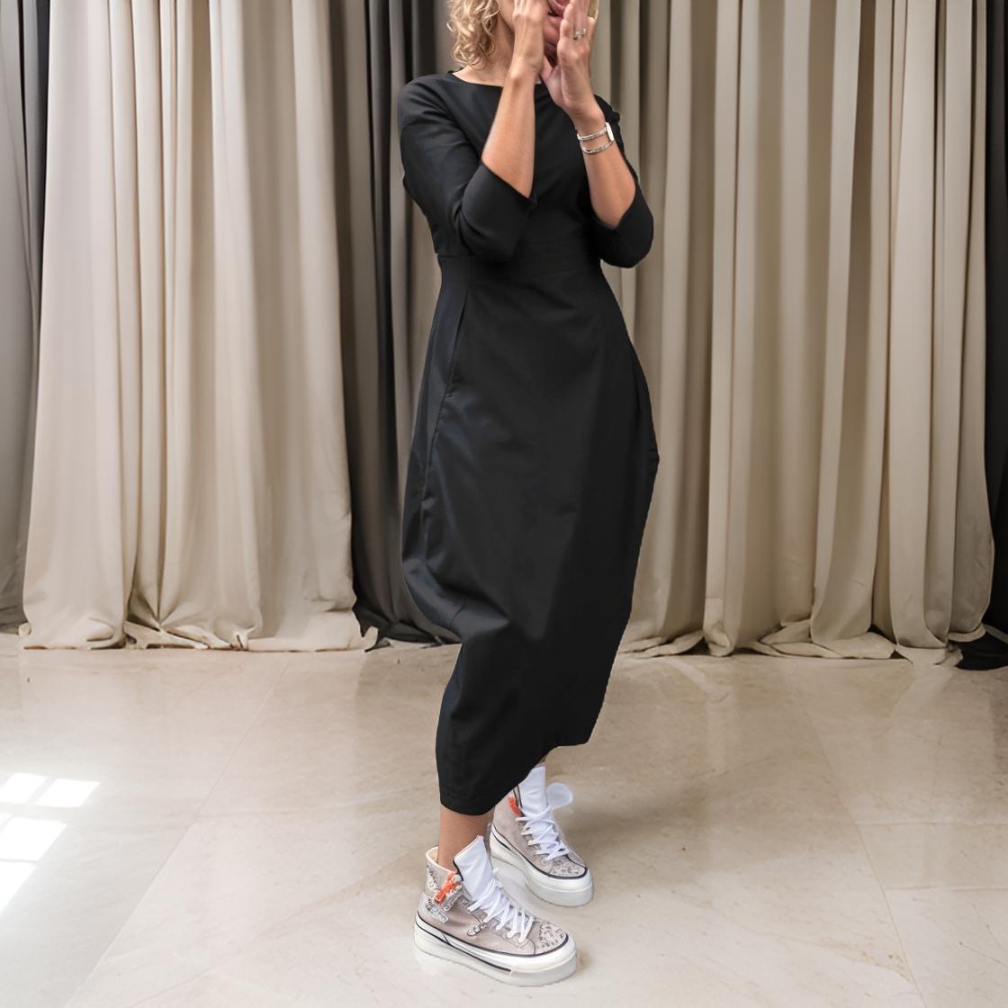 Amara - Elegant Long A-Line Dress with Long Sleeves and Pocket