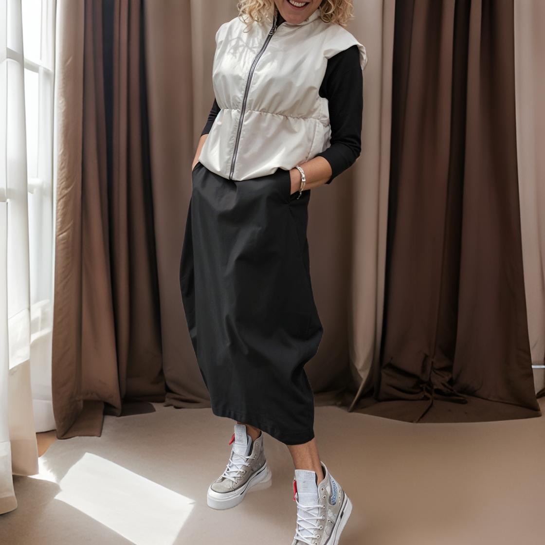 Amara - Elegant Long A-Line Dress with Long Sleeves and Pocket