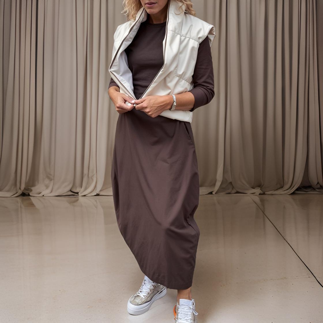 Amara - Elegant Long A-Line Dress with Long Sleeves and Pocket
