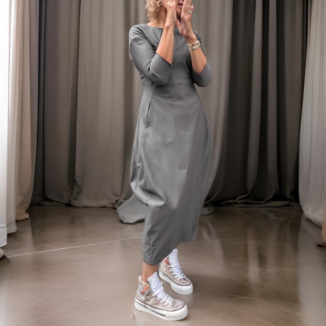 Amara - Elegant Long A-Line Dress with Long Sleeves and Pocket