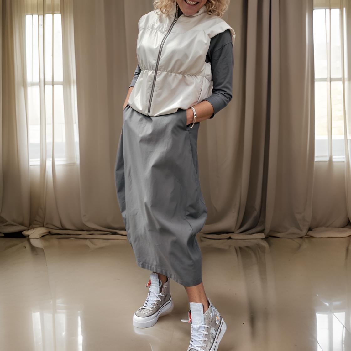 Amara - Elegant Long A-Line Dress with Long Sleeves and Pocket
