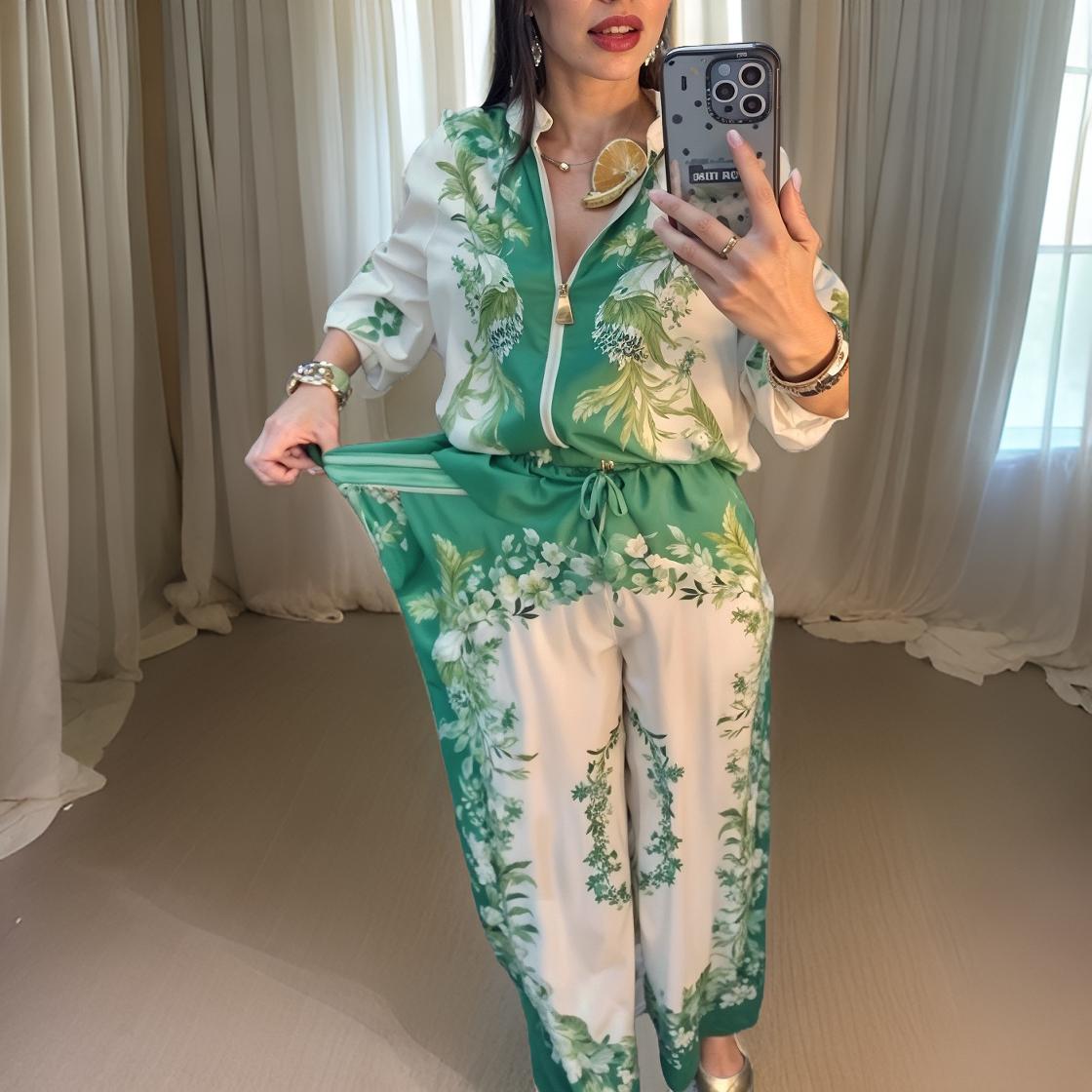 Paloma – Elegant Wide Pantsuit with Stand-Up Collar and Zipper