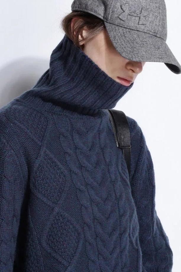 Kamensky Turtleneck