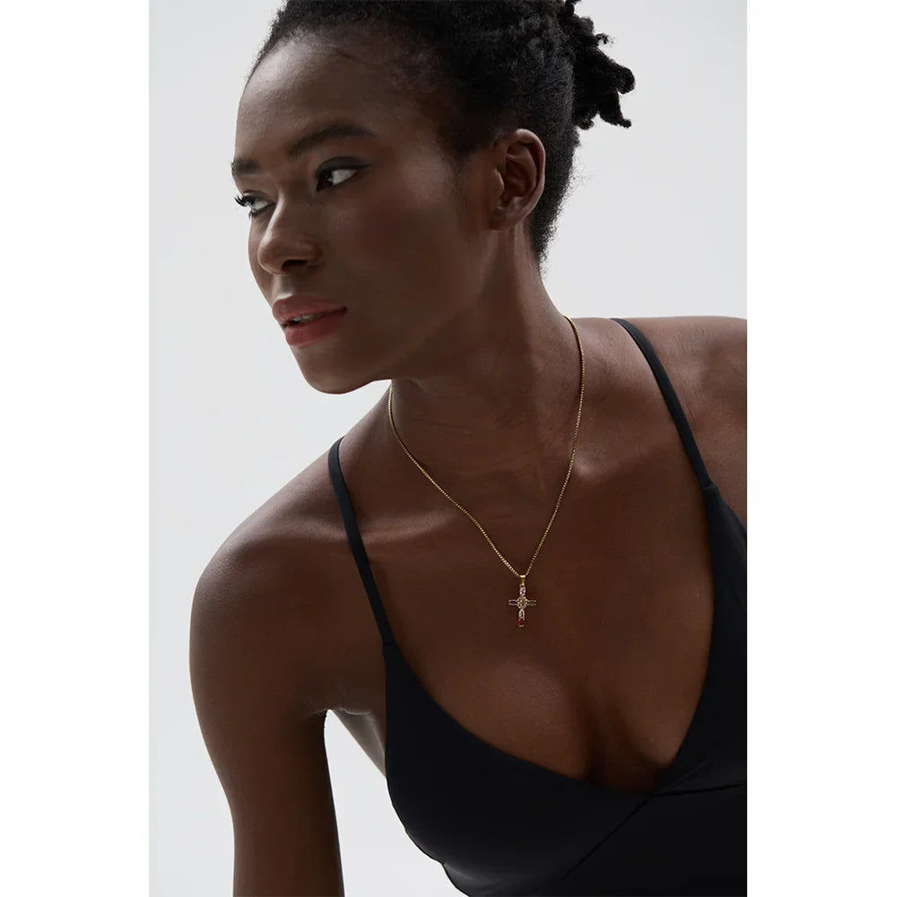 Alméa Bold Cross Pendant Necklace