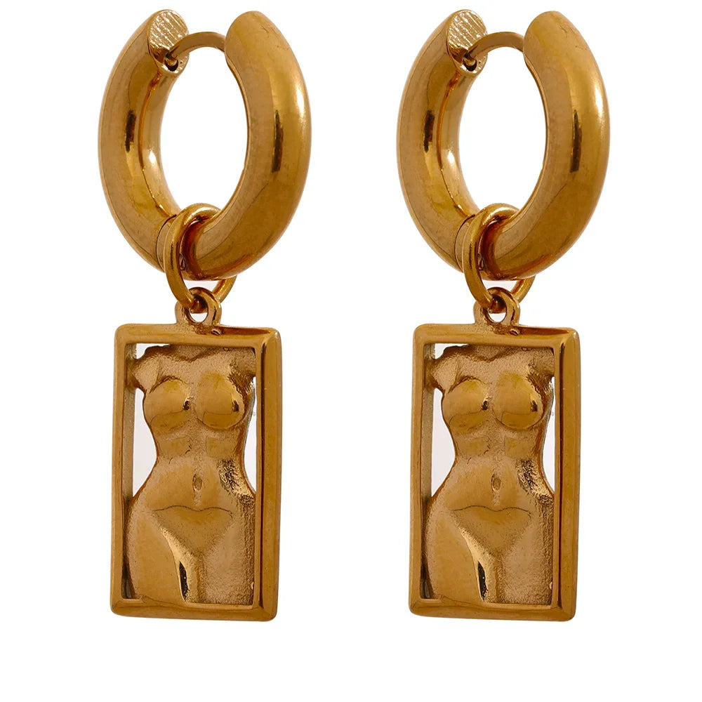 Figura Bold Frame Necklace