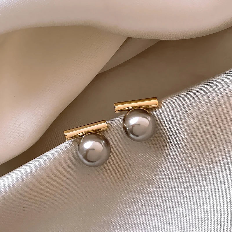 Moonlit Drops Pearl Earrings