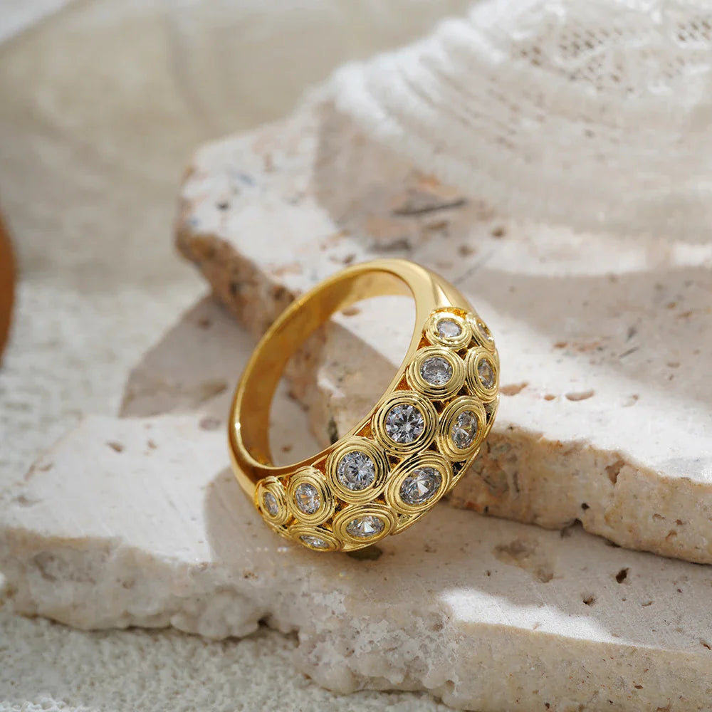 Belliza Women’s Gold Wedding Band Cubic Zirconia Ring