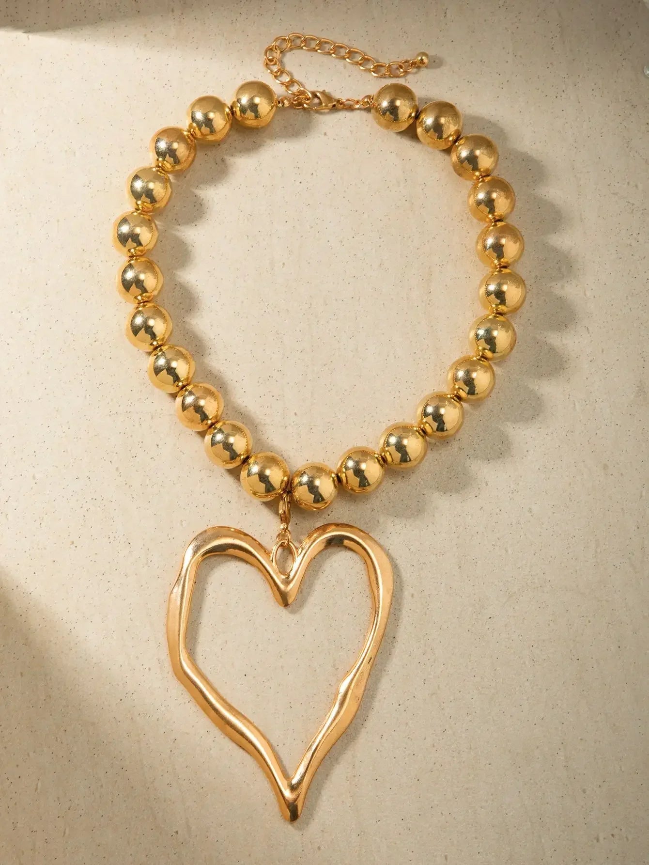 Amora Sculpt Necklace