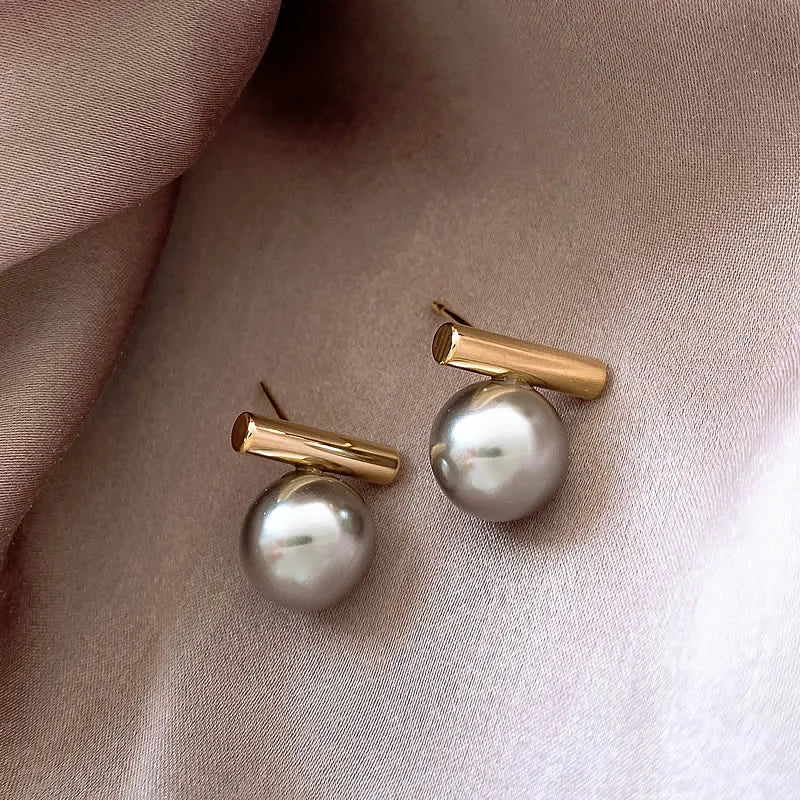 Moonlit Drops Pearl Earrings