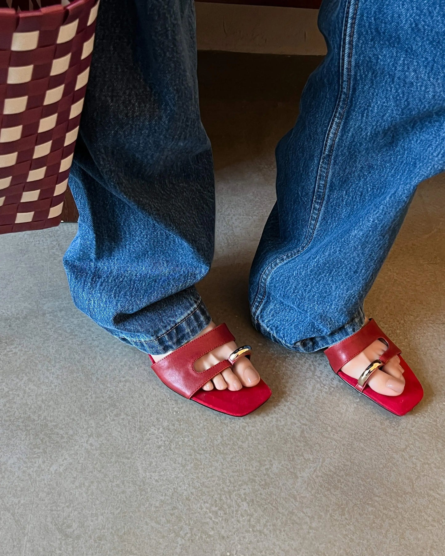 Riley Signature Slides