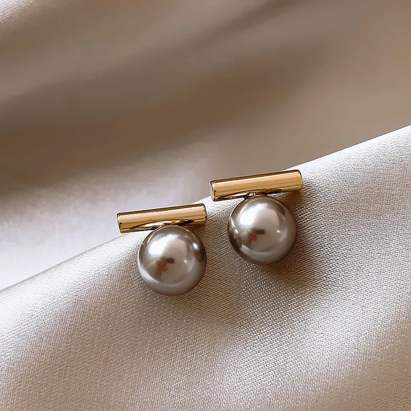 Moonlit Drops Pearl Earrings