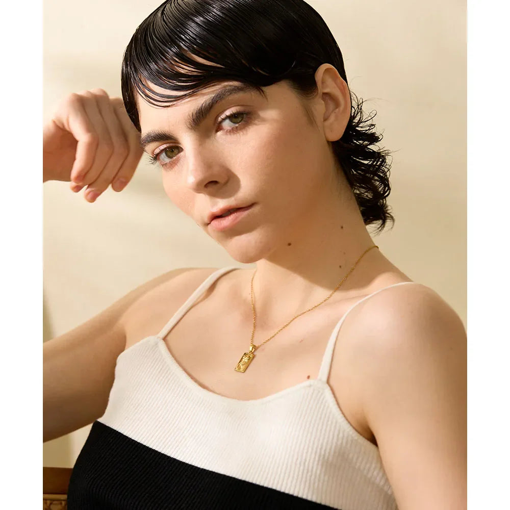 Figura Bold Frame Necklace