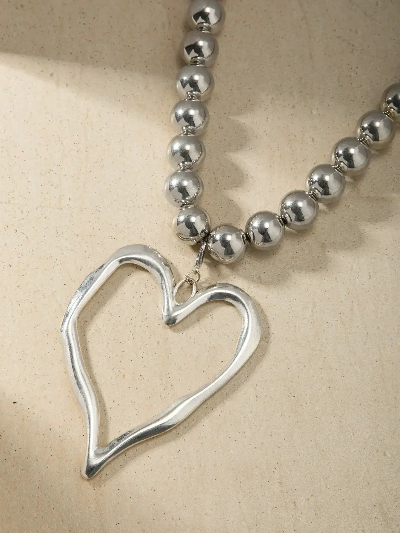 Amora Sculpt Necklace