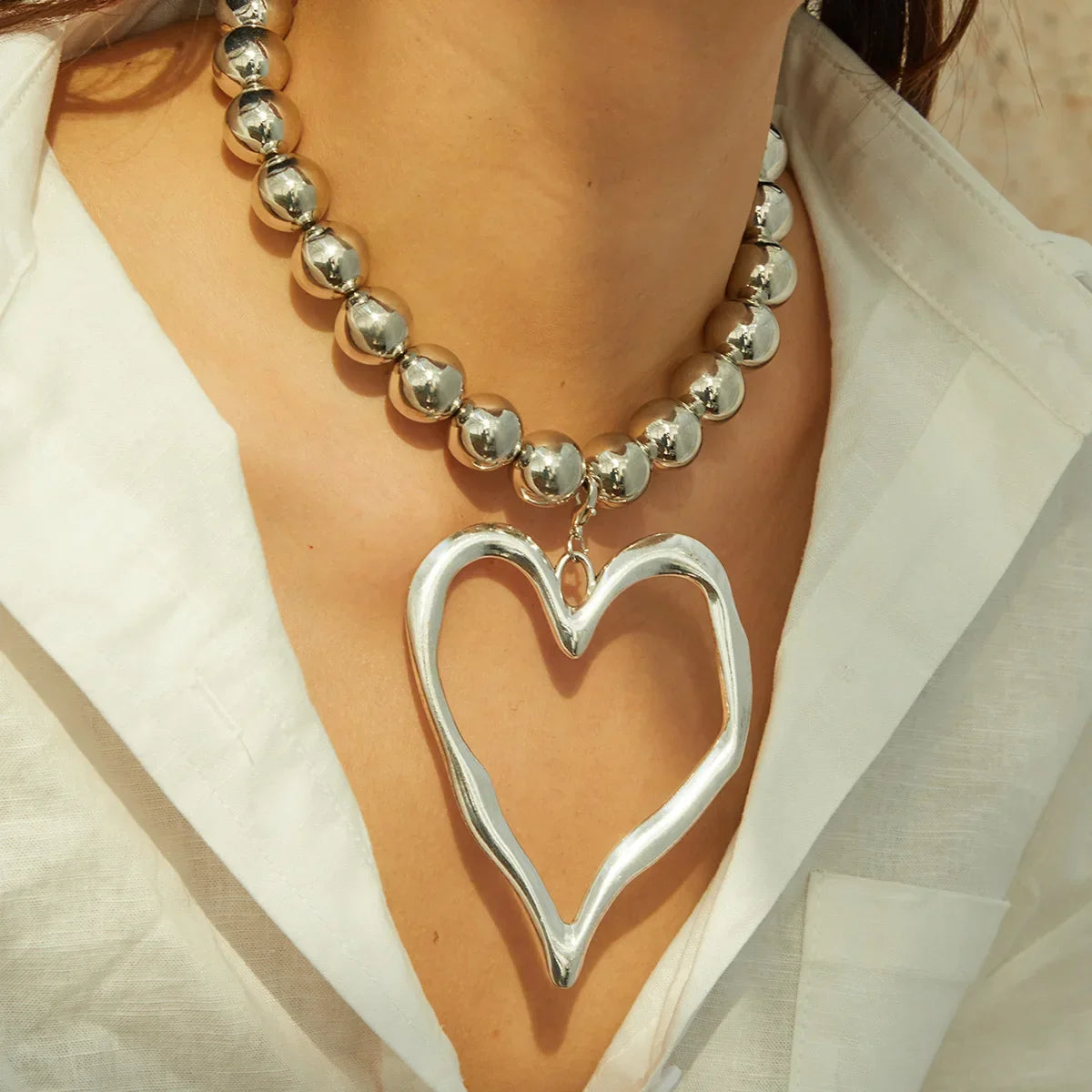 Amora Sculpt Necklace