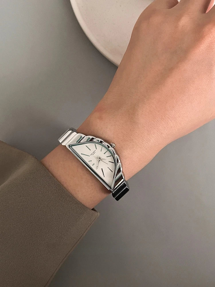 Lunare Asymmetry Watch
