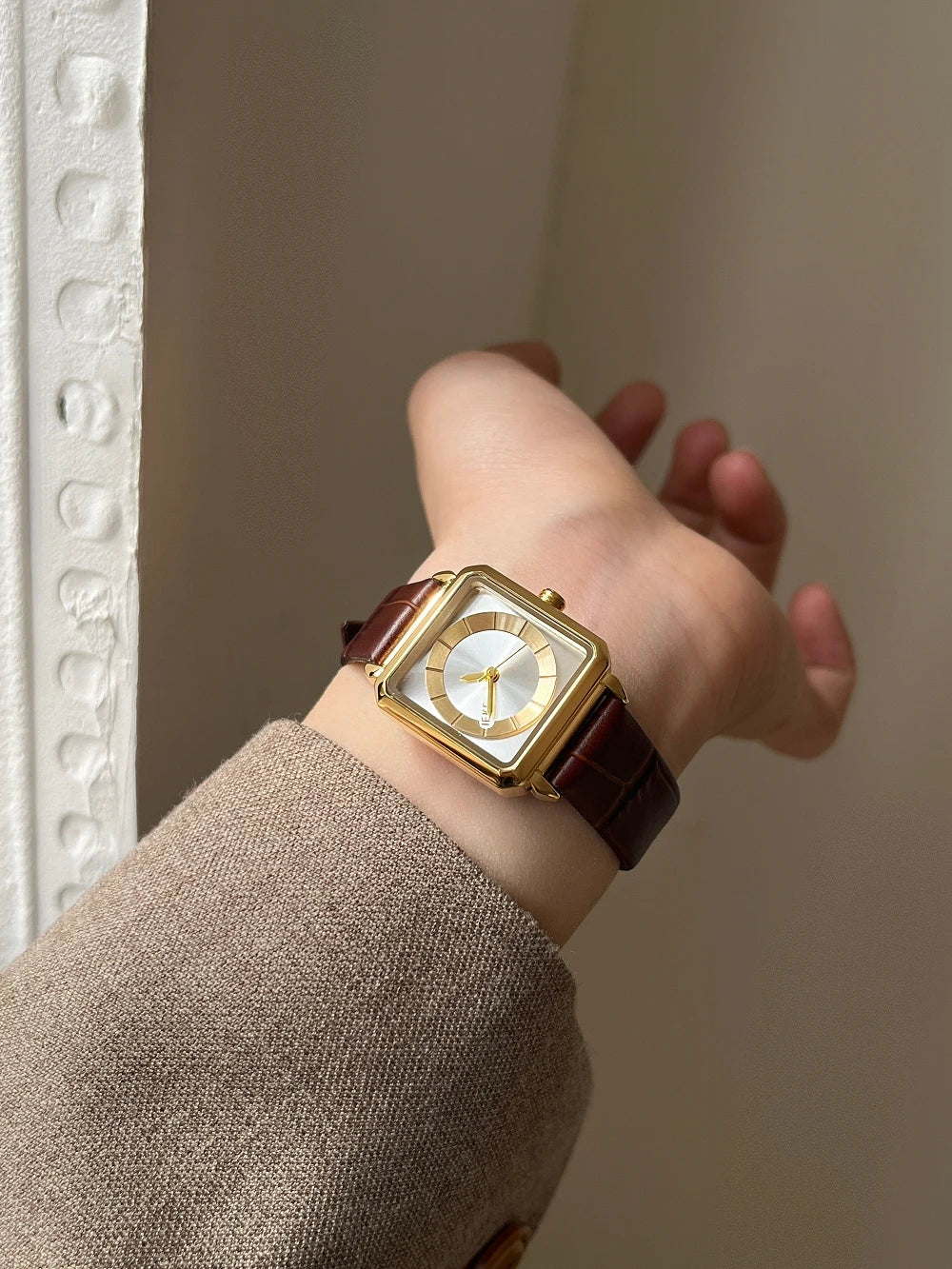 Elvra Square Leather Watch
