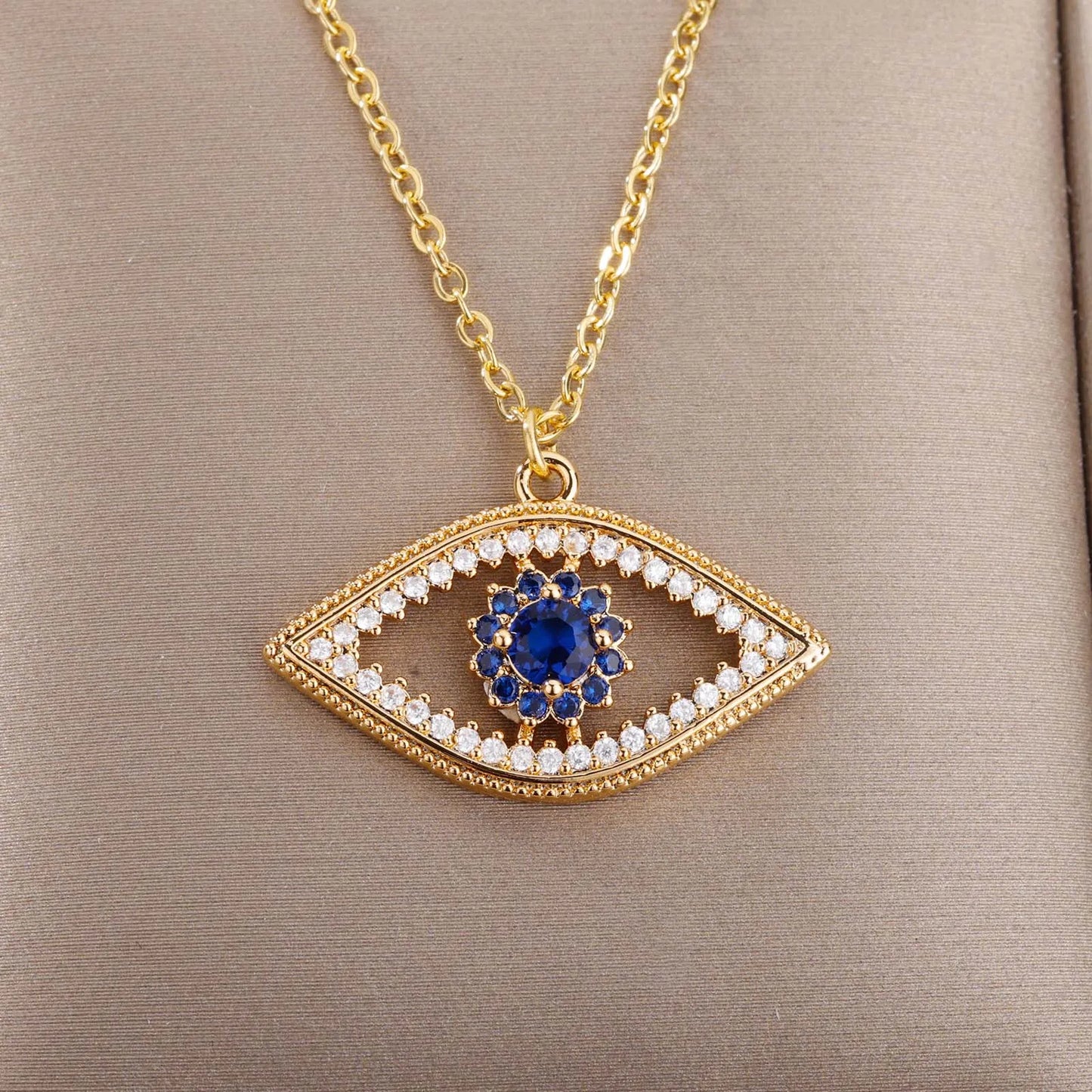 Saphira Occhio Pendant