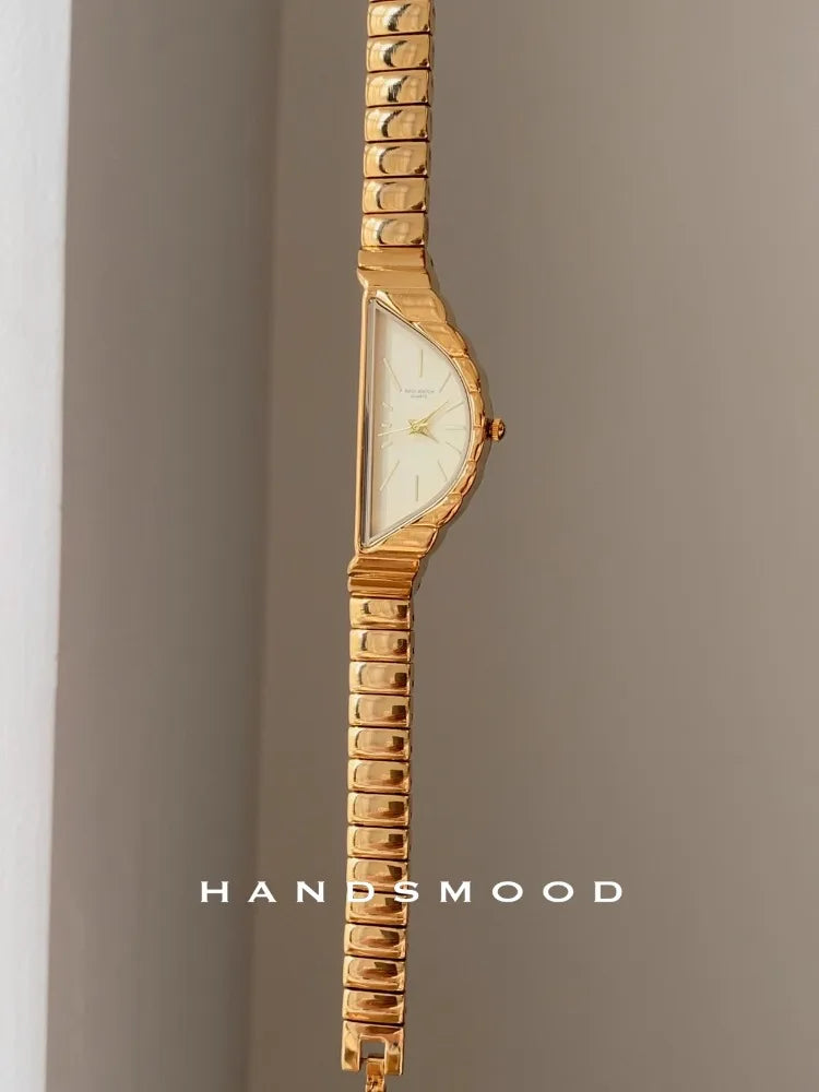 Lunare Asymmetry Watch