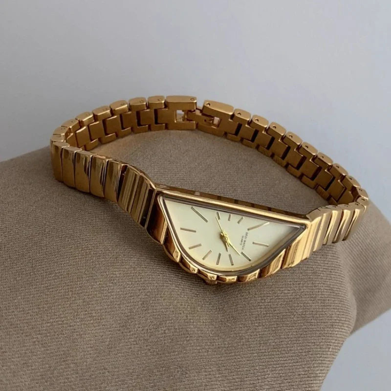 Lunare Asymmetry Watch