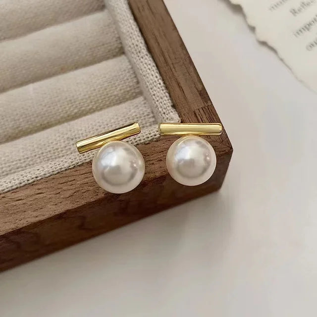 Moonlit Drops Pearl Earrings
