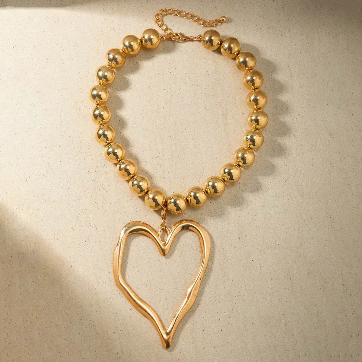 Amora Sculpt Necklace