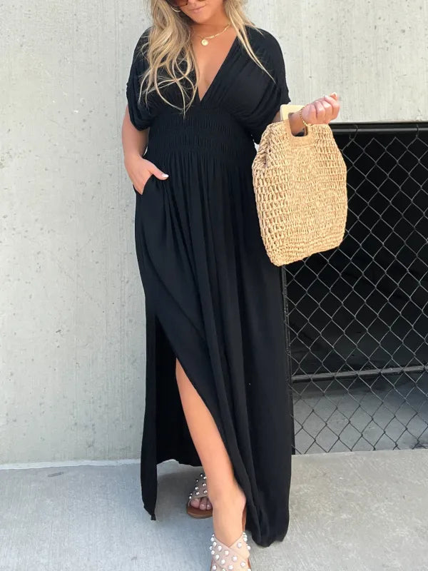 Scarlett maxi dress with V-shaped neckline elegance