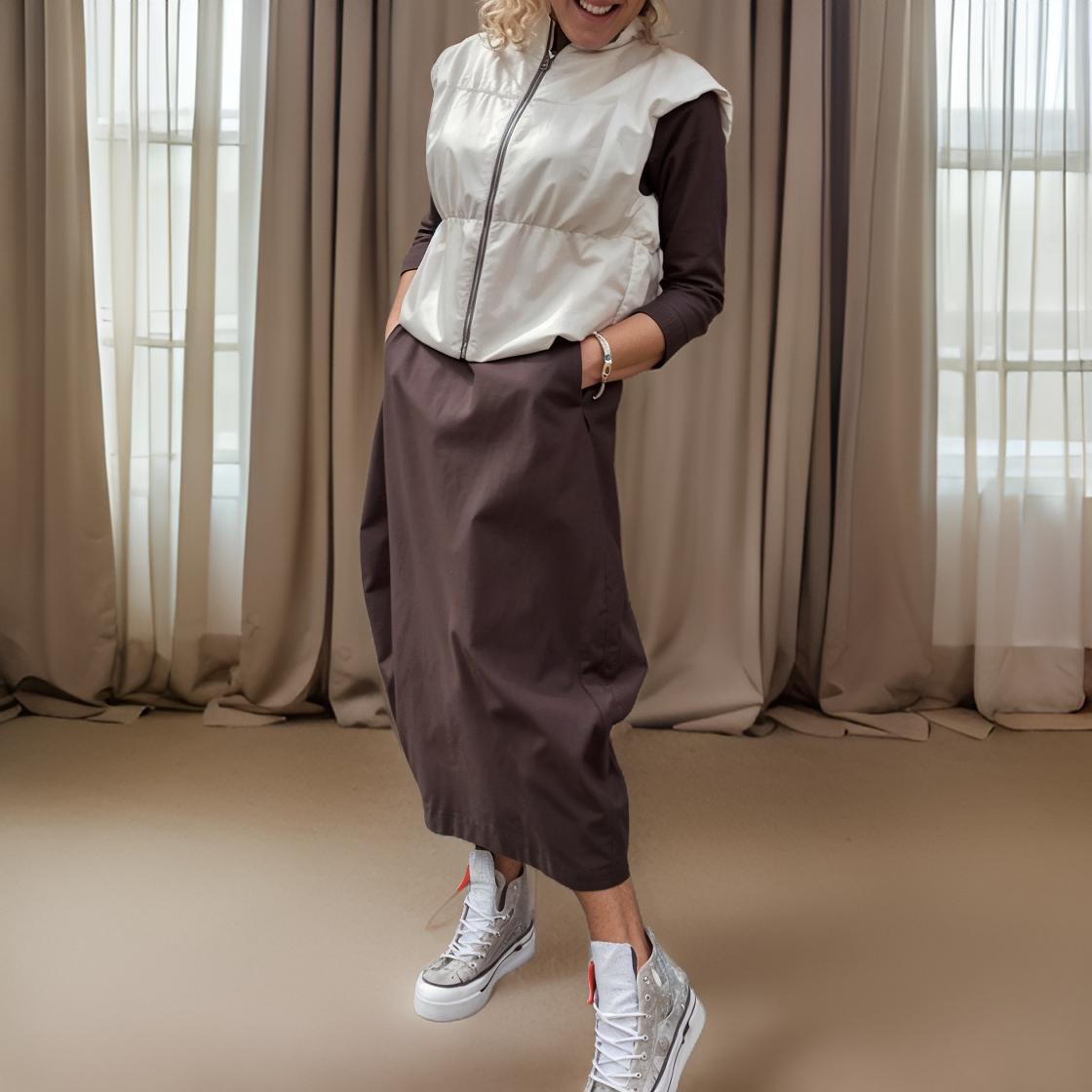 Amara - Elegant Long A-Line Dress with Long Sleeves and Pocket