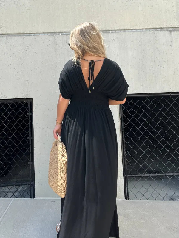 Scarlett maxi dress with V-shaped neckline elegance