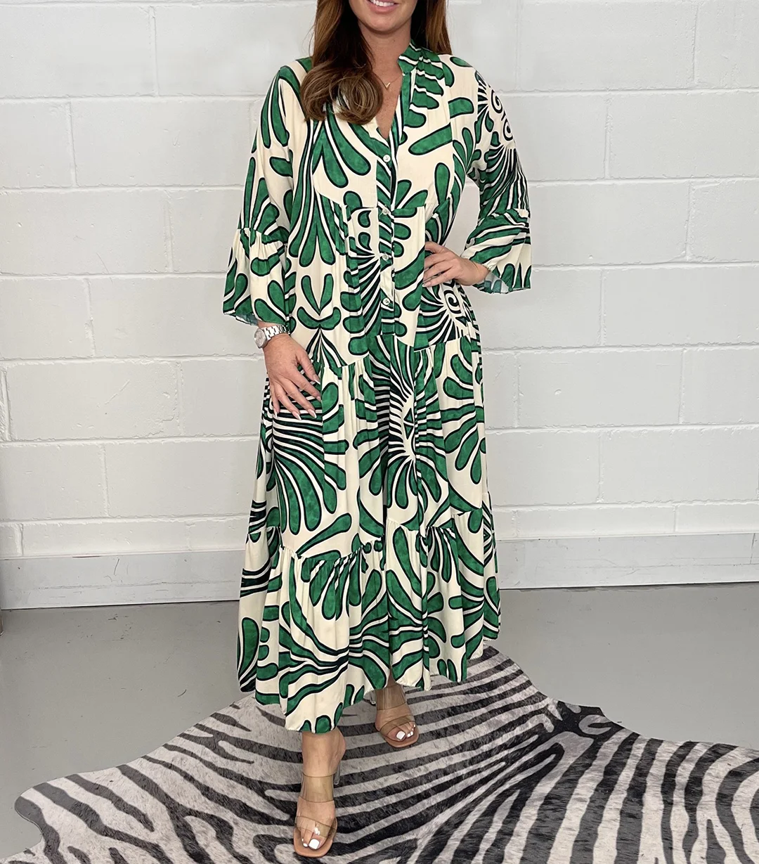 Erika - Bohemian dress with V-neckline and floral pattern