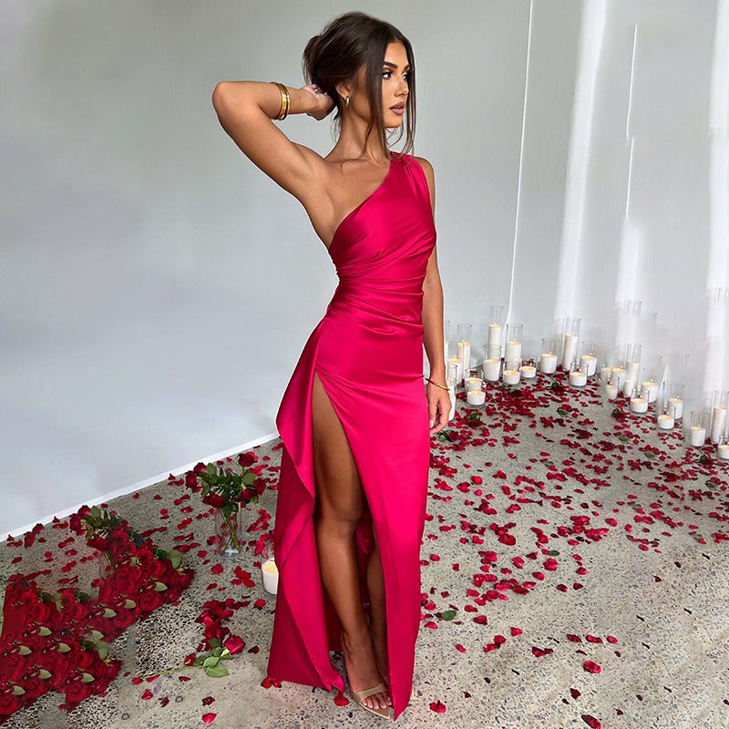 Karolina - Maxi dress with one shoulder and ruffles