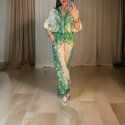 Paloma – Elegant Wide Pantsuit with Stand-Up Collar and Zipper