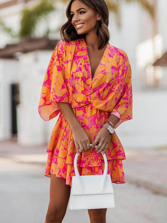 Bella Donna dress | Short women's dress with a V-neck and half-moon sleeves