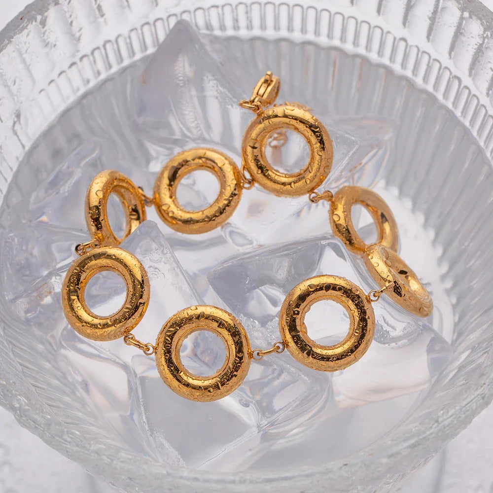 Gilda Loop Bracelet