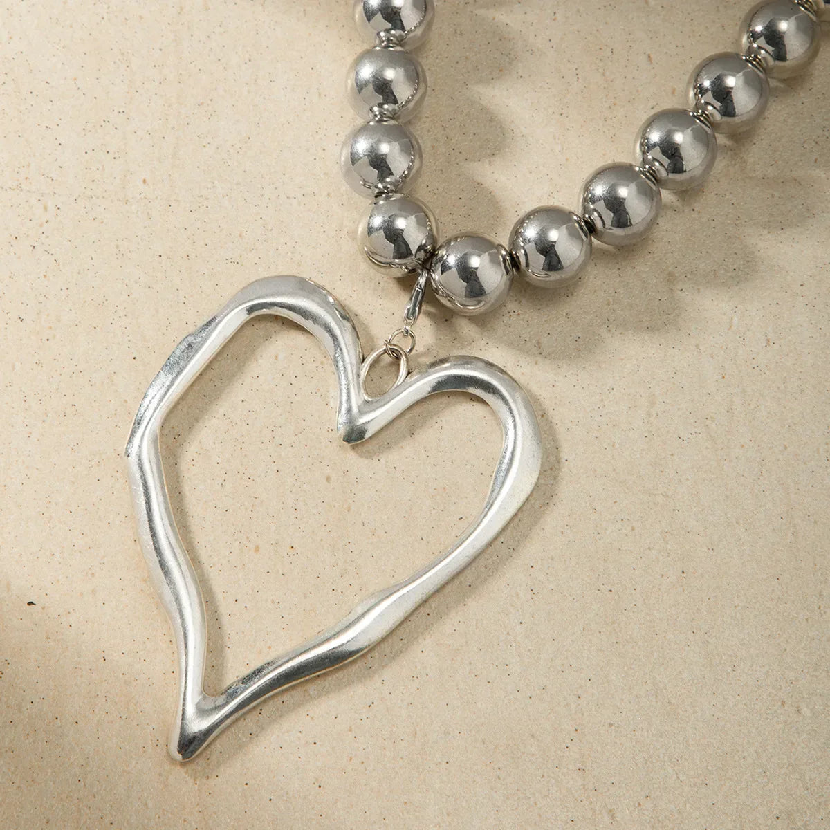 Amora Sculpt Necklace
