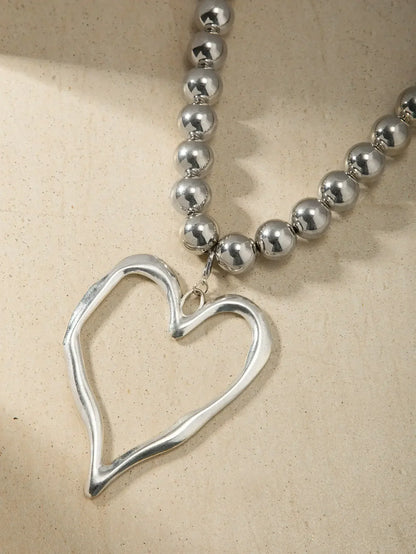 Amora Sculpt Necklace