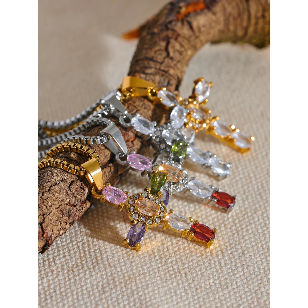 Alméa Bold Cross Pendant Necklace
