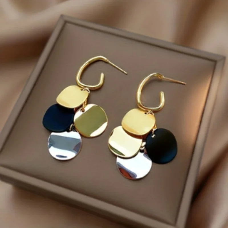 Noira Luxe Circle Drop Necklace
