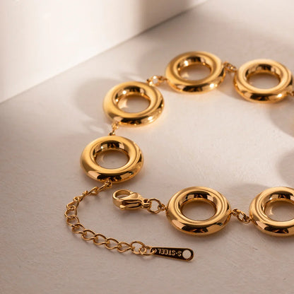 Gilda Loop Bracelet