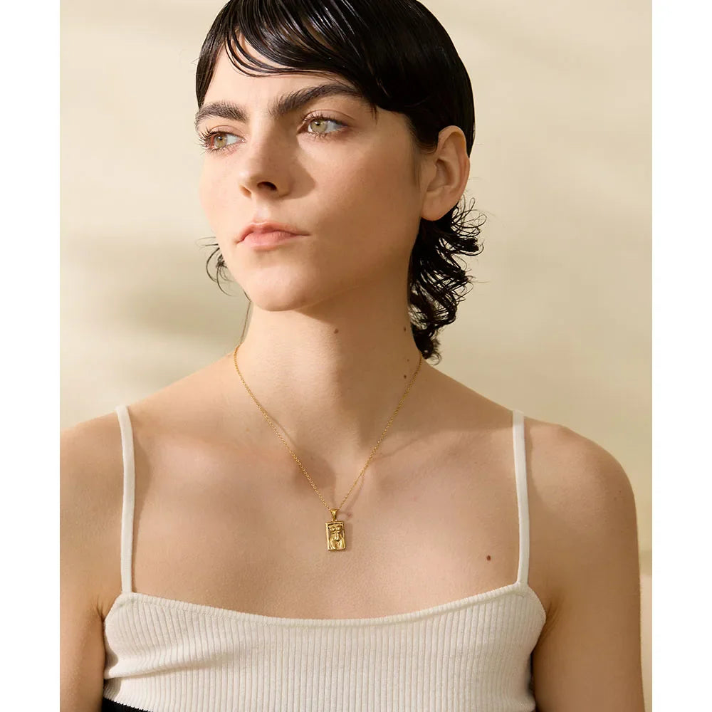 Figura Bold Frame Necklace
