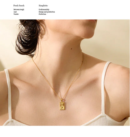 Figura Bold Frame Necklace