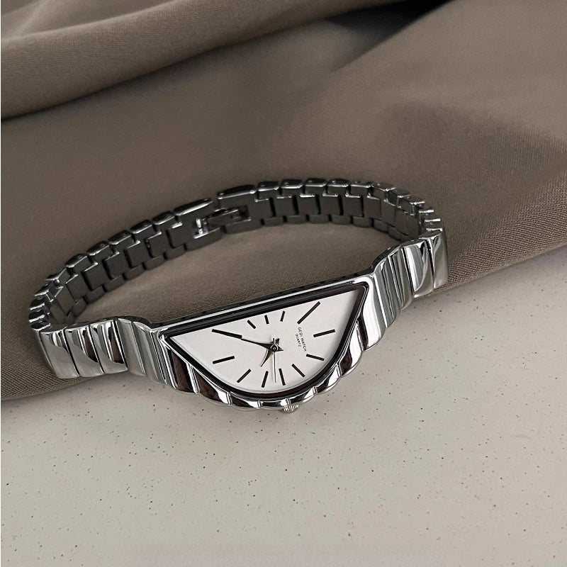 Lunare Asymmetry Watch
