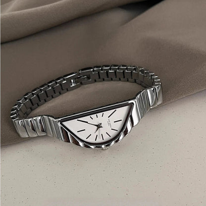 Lunare Asymmetry Watch