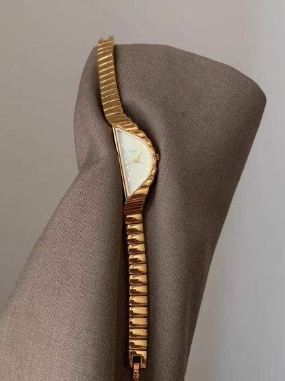 Lunare Asymmetry Watch